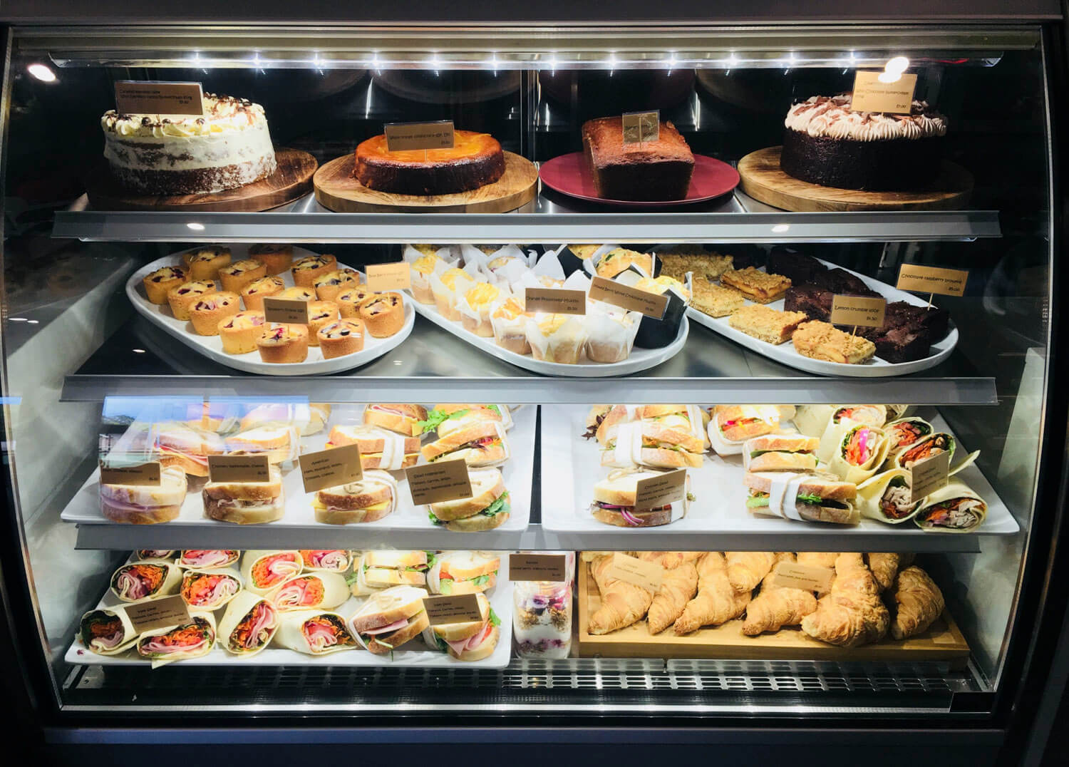 Armidale Servies Coffee Lounge - Cake Fridge